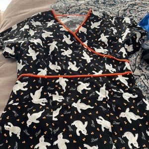 Halloween scrub top with drawstring with two pockets